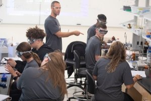 Assistant Professor of Chemistry and Pharmacy School Advisor Daniel Scott leads incoming pre-health students during the Centre’s Summer Health Immersion Program.