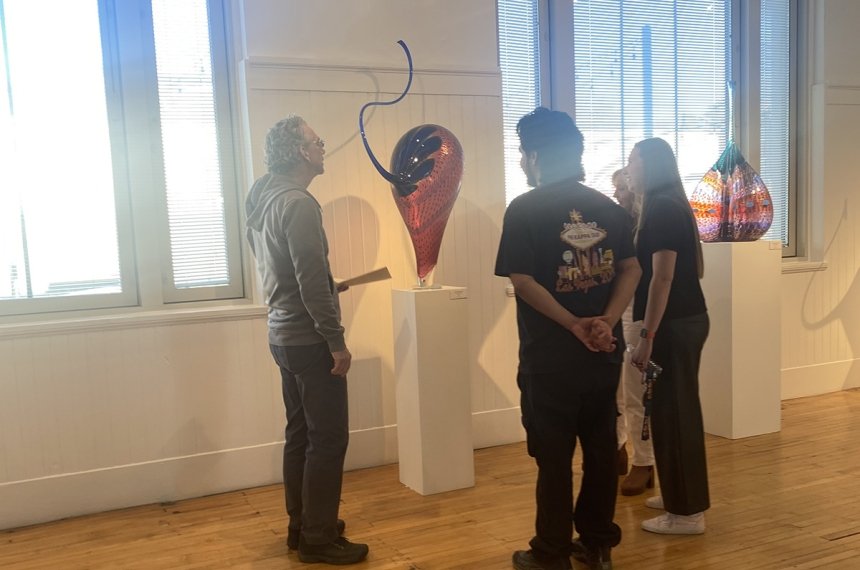 Centre College students tour the GLASS National Art Musuem.