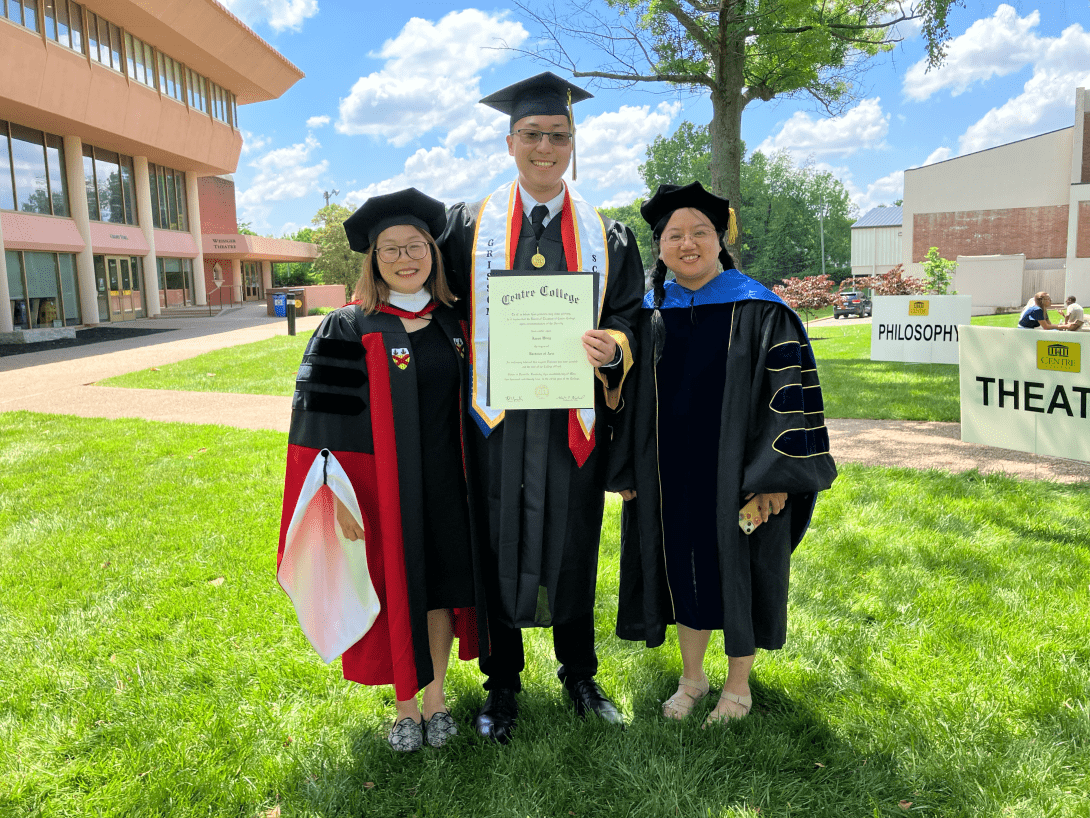 Jason Wong '24 pictured with Chinese program professors Mei Li Inouye (left) and Jingjing Cai (right).