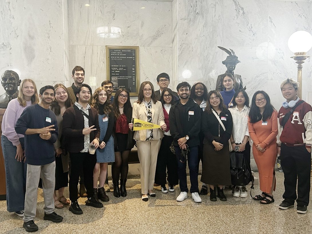 The Office of Civic and Community Engagement brought students to the Kentucky state capitol for an alternate fall break trip.